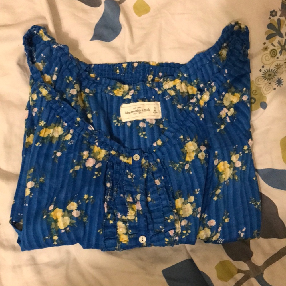 Floral print ruffled top Abercrombie size S